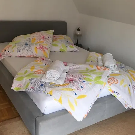 Ferienwohnung By Cristina Leer