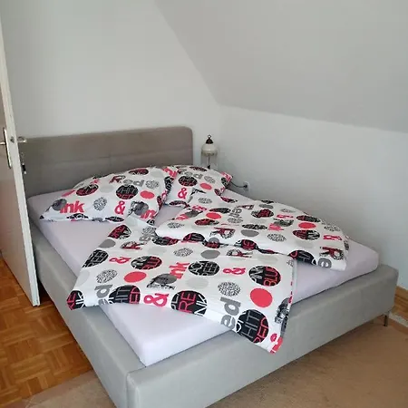 Bed & Breakfast Ferienwohnung By Cristina Leer